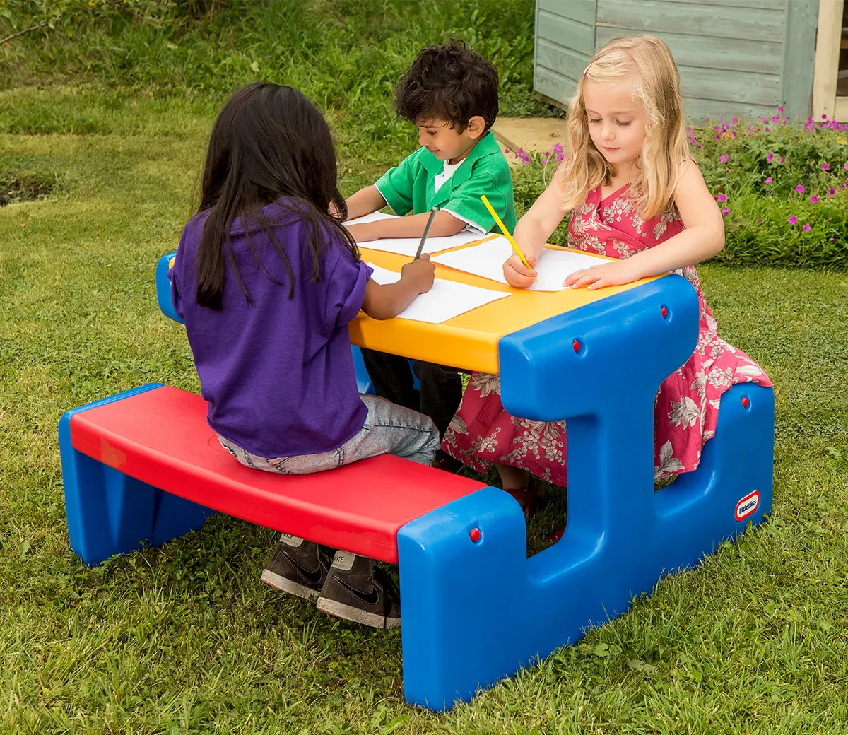 LITTLE TIKES PICNIC TABLE LARGE